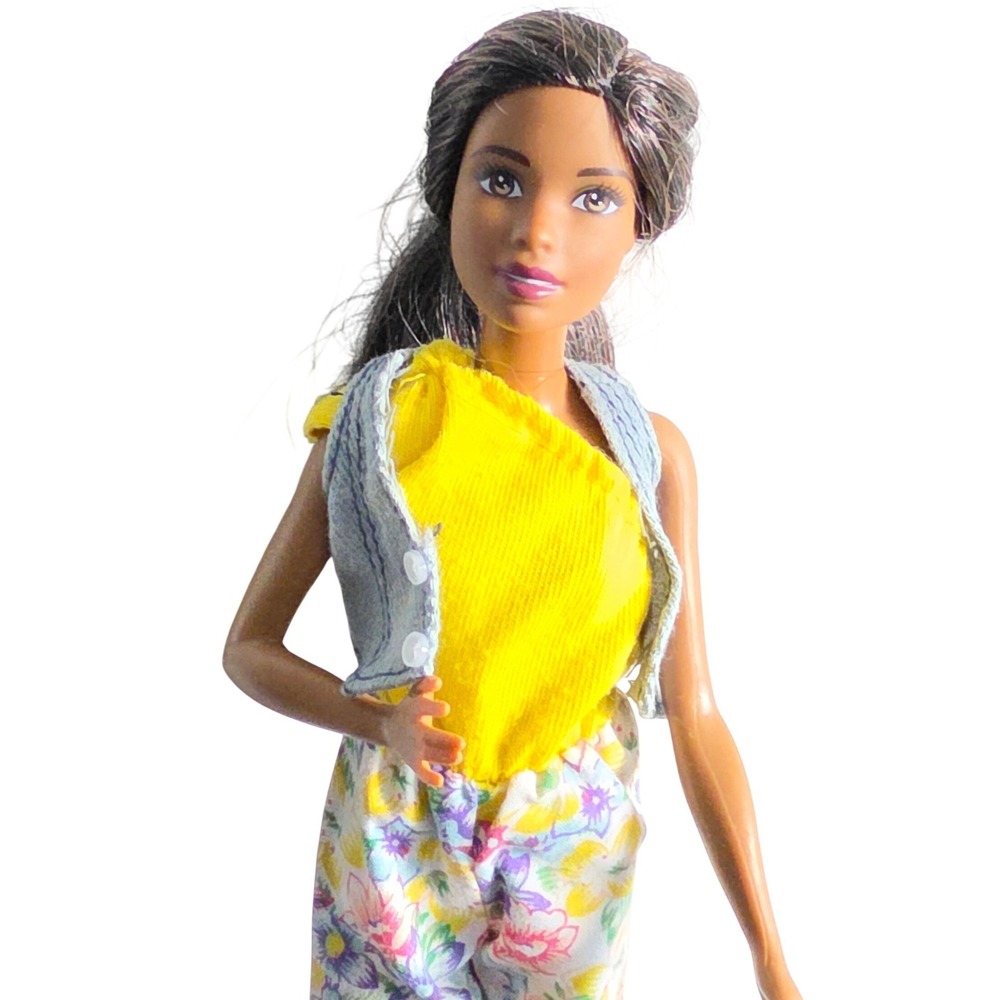 Mattel Barbie Doll Yellow Top Floral Pants Blue Vest Dark Brown Hair 1990 Head